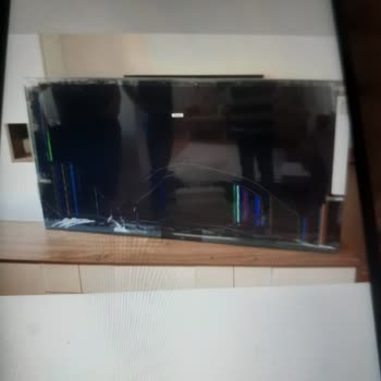 TCL Televizyon Ekran Kırık Çıktı