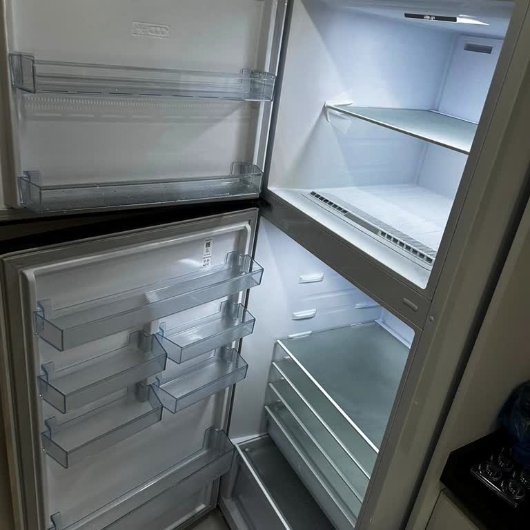 Sıfır Diye Satılan Buzdolabı Hasarlı Çıktı, Servis Ve Müşteri Hizmetleri Mağduriyetimi Gidermedi