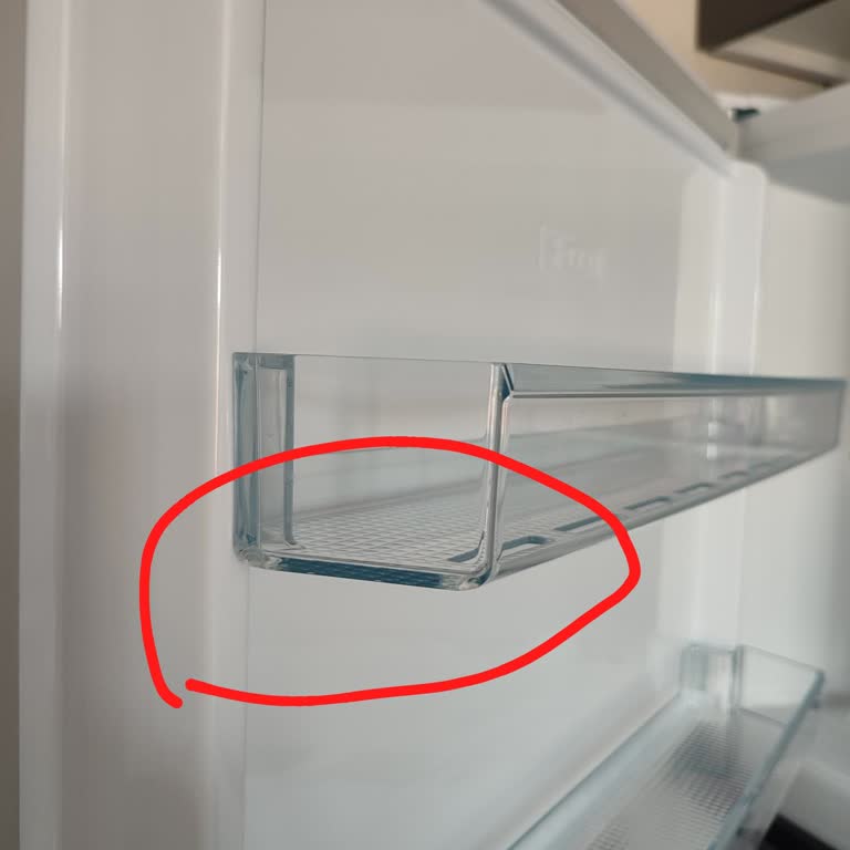 Sıfır Diye Satılan Buzdolabı Hasarlı Çıktı, Servis Ve Müşteri Hizmetleri Mağduriyetimi Gidermedi