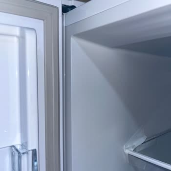 Sıfır Diye Satılan Buzdolabı Hasarlı Çıktı, Servis Ve Müşteri Hizmetleri Mağduriyetimi Gidermedi