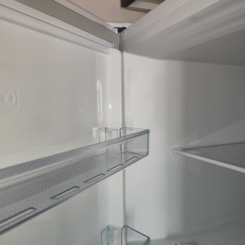 Sıfır Diye Satılan Buzdolabı Hasarlı Çıktı, Servis Ve Müşteri Hizmetleri Mağduriyetimi Gidermedi