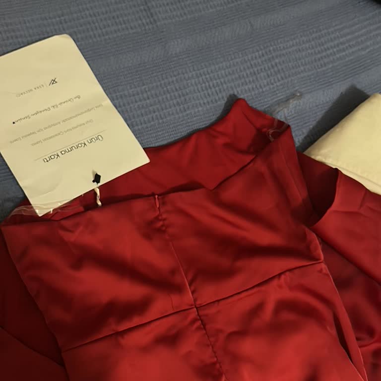 Essay (By Esra Ezmeci) İade Talebime Cevap Verilmiyor, Ürün Kusurlu