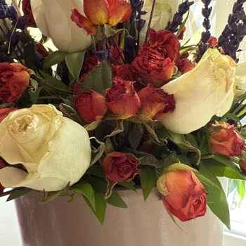 Çiçek Sepeti'nden Solmuş Ve Yıpranmış Güller Gönderildi