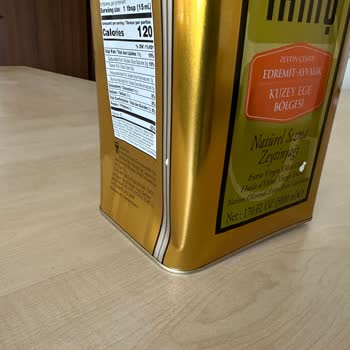 Deforme Zeytinyağı Tenekesi Gönderildi, Müşteri Yanıltıldı