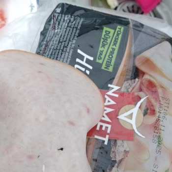 Namet Hindi Füme Ürününde Plastik Parça Çıkması