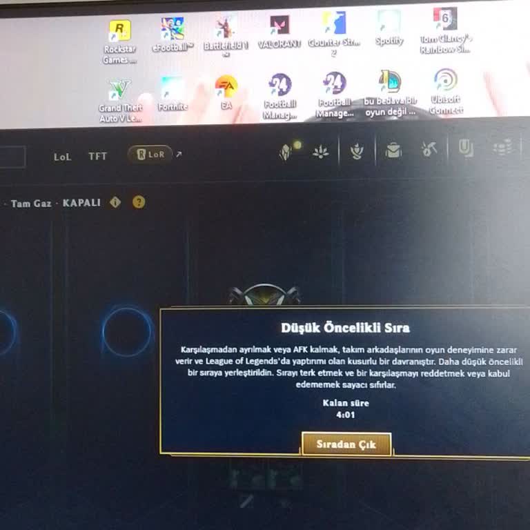 Haksız Yere Sürekli 10 Dakika Maç Cezası Alıyorum