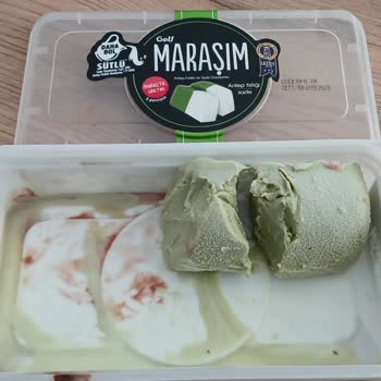 Antep Fıstıklı Dondurma Buz Gibi Çıktı Dondurma Tadı Yok