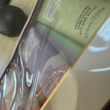 I Received a Damaged Victoria's Secret Product Covered in Scratches and Stains