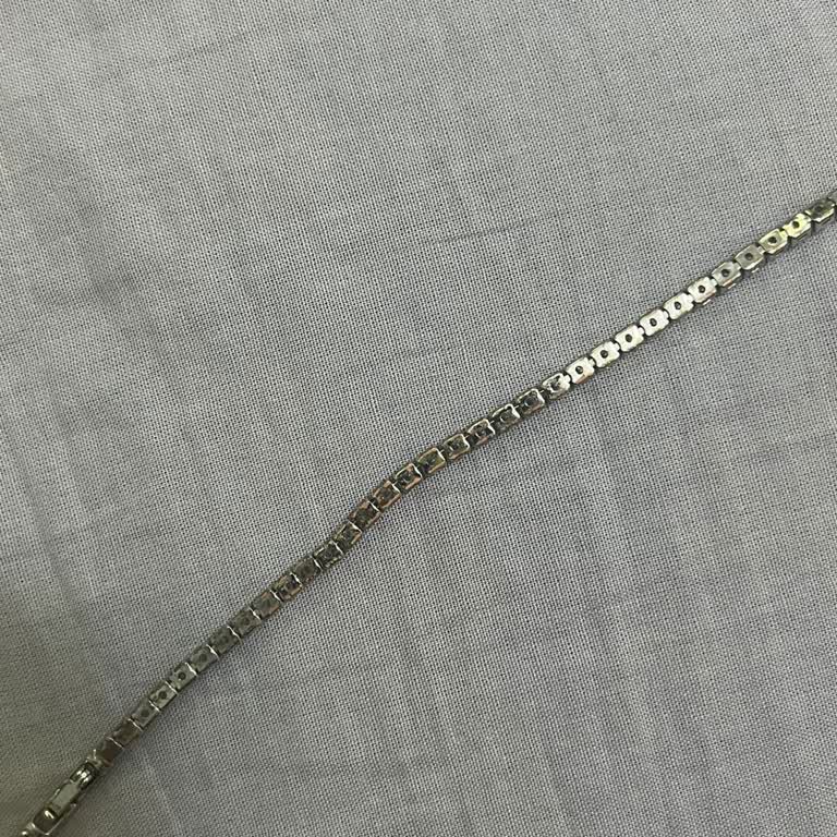 Kararmaz Denilen Bileklikler İlk Duşta Karardı, Firma İlgisiz Kaldı