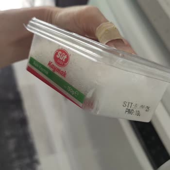 Küflü Kaymak Ve Yanlış Marka Gönderimi Hayal Kırıklığı Yarattı