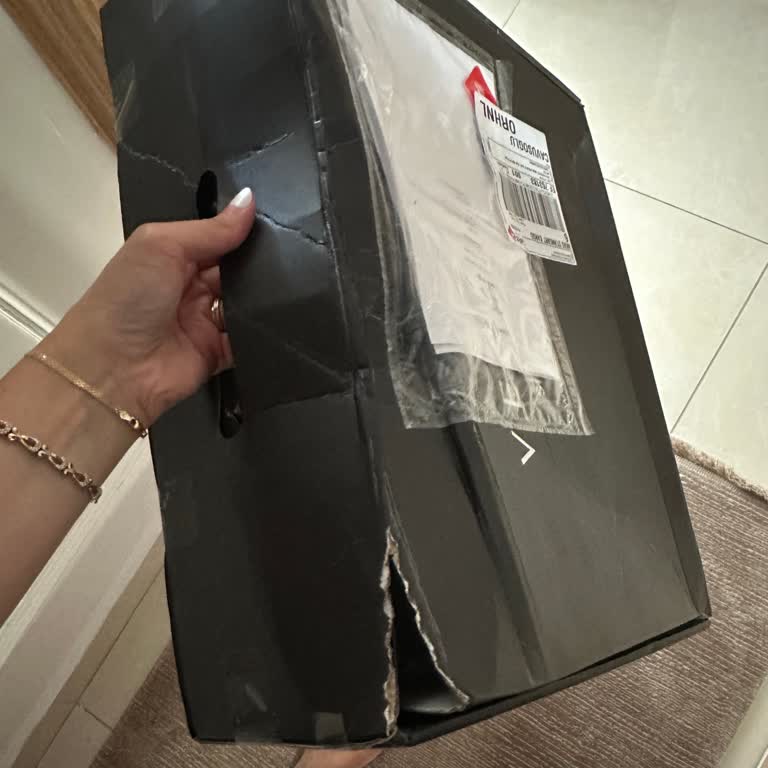 Kargomun Kolisi Yırtılarak Teslim Edildi, Güvenim Sarsıldı