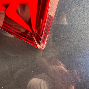 Cupra Formentor Stop Lambasında Kendiliğinden Çatlama Sorunu