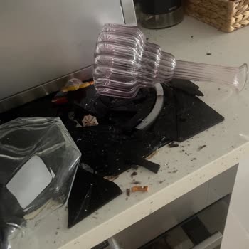 Montaj Hatası Sonucu Ankastre Cam Ocak Kırıldı, Ücretsiz Değişim Reddedildi