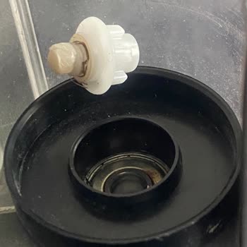 Dört Aylık Süpürgede Rulman Arızası Ve Servis Ücret Talebi