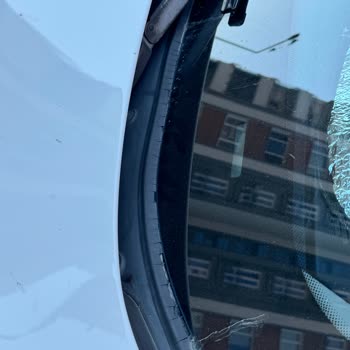 BMW F10 Cam Fitilinde Deformasyon Ve Ücretsiz Değişim Talebi