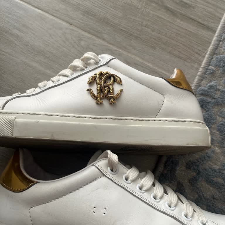 Boyner'den Alınan Roberto Cavalli Sneaker'da Logo Sorunu Ve Çözüm Eksikliği