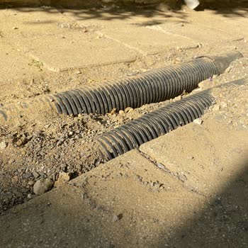 Fiber Altyapı Çalışması Hem Gecikti Hem De Kablolar Uygunsuz Bırakıldı