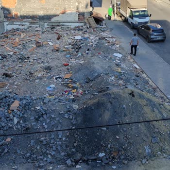 Esenyurt Belediyesi Caddemize Hizmet Sunmuyor