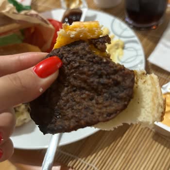 Burger King Siparişimde Beklentilerin Altında Ürün Deneyimi