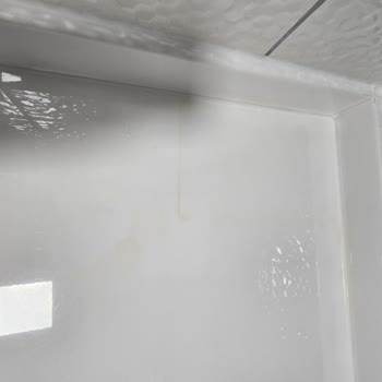 Porçöz Kullanımı Sonrası Mutfak Tezgahında Kalıcı Sarı Leke Oluştu