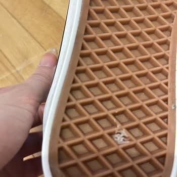 Ayakkabının Tabanı Yapışmamış İade Kabul Edilmiyor