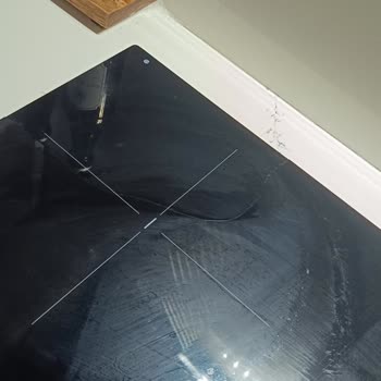 Elektrikli Cam Ocak Beklenmedik Şekilde Kırıldı Ve Yavaş Pişiriyor