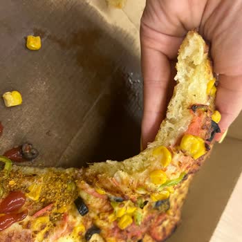 Kötü Kokulu Pizza Ve Yetersiz Müşteri Hizmeti Deneyimi