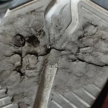 Skechers Ayakkabının Altı Kırıldı, Firma Üretim Hatasını Kabul Etmiyor