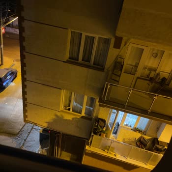 Mahallede Elektrik Varken Sadece Bizim Binada Elektrik Yok, Çağrı Merkezine Ulaşamıyoruz