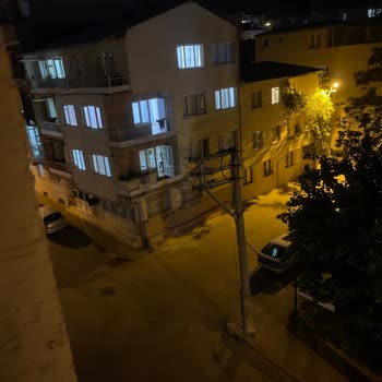 Mahallede Elektrik Varken Sadece Bizim Binada Elektrik Yok, Çağrı Merkezine Ulaşamıyoruz