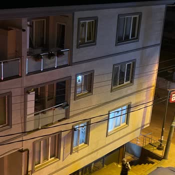 Mahallede Elektrik Varken Sadece Bizim Binada Elektrik Yok, Çağrı Merkezine Ulaşamıyoruz