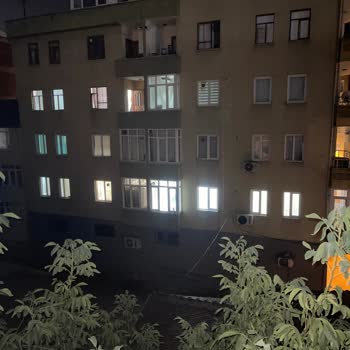 Mahallede Elektrik Varken Sadece Bizim Binada Elektrik Yok, Çağrı Merkezine Ulaşamıyoruz