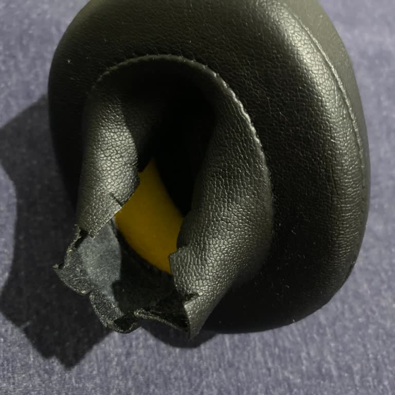 JBL 720 BT Kulaklığımın İç Pedi Sürekli Yerinden Çıkıyor