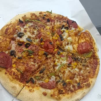 Eksik Malzemeli Ve Standart Dışı Pizza Hayal Kırıklığı