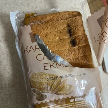 A101'den Alınan Ekmekten Paslı Maket Bıçağı Çıkması: Sağlık Güvenliği İhlali