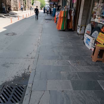 Melikgazi Belediyesi'nin Kaldırım İşgali Konusundaki İlgisizliği Ve Yetersizliği