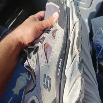 Yüksek Fiyatlı Skechers Ayakkabıda Erken Deformasyon Ve Garanti Reddi Hayal Kırıklığı Yarattı