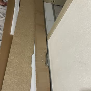 Aldığım Genç Odası Takımı Kırık Çıktı Muhatap Bulamıyorum