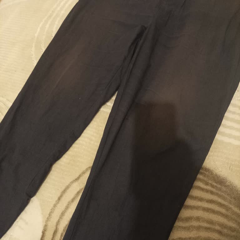 Bir Kez Giyilen Pantolonun Rengi Tamamen Soldu