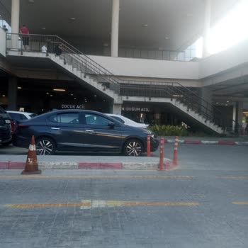 Çam Sakura Kadın Doğum Hastanesinde Yoğunluk Ve İlgisizlik Mağduriyeti