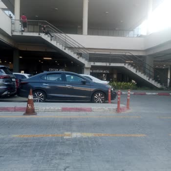 Çam Sakura Kadın Doğum Hastanesinde Yoğunluk Ve İlgisizlik Mağduriyeti