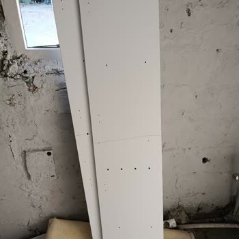 Aldığım Dolabın Parçaları Kırık Çıktı, Yardım Bekliyorum