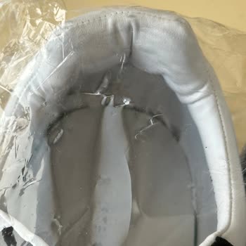 Lacoste 13 Günde Kullanılamaz Hale Gelen Ayakkabıya 'Kullanıcı Hatası' Cevabı!