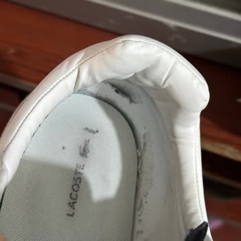 Lacoste 13 Günde Kullanılamaz Hale Gelen Ayakkabıya 'Kullanıcı Hatası' Cevabı!