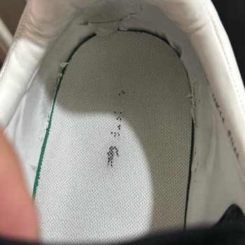 Lacoste 13 Günde Kullanılamaz Hale Gelen Ayakkabıya 'Kullanıcı Hatası' Cevabı!