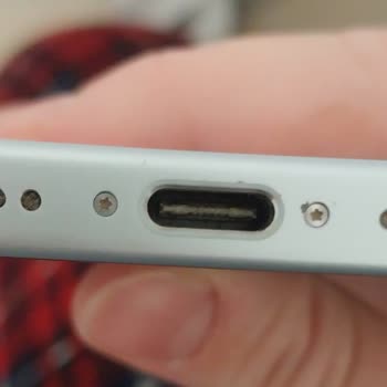 Kozmetik Olarak Kusurlu Gelen İphone 15 Ve İade Sürecinde İletişimsizlik