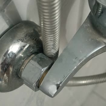 Yeni Alınan Bataryalar Ve Duş Robotu 2 Ayda Paslandı, Müşteri Hizmeti Yanıt Vermiyor