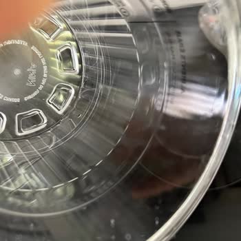 Dondurma Makinesinden Çıkan Plastik Parçalar Ve Yavaş Çözüm Süreci