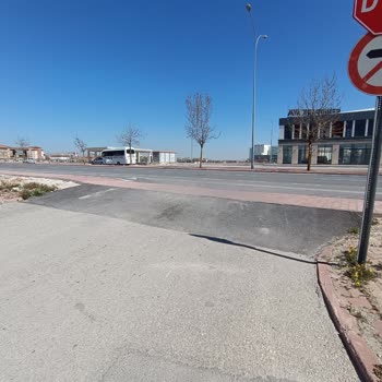 Yüksek Ve Dar Kasisler Araçlara Zarar Veriyor, Çözüm Bekliyoruz