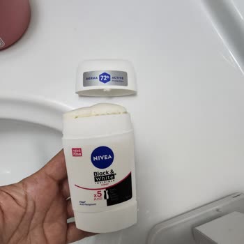 Nivea Roll-On Ürünü İlk Kullanımda Kırıldı